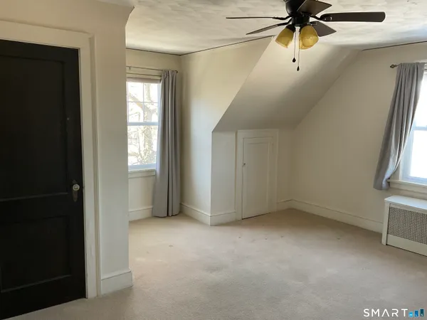 $1,800 | 405 Mohegan Ave Parkway, Quaker Hill, CT 06375