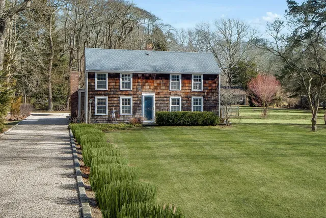 $2,750,000 | 152 Three Mile Harbor Road, East Hampton, NY 11937