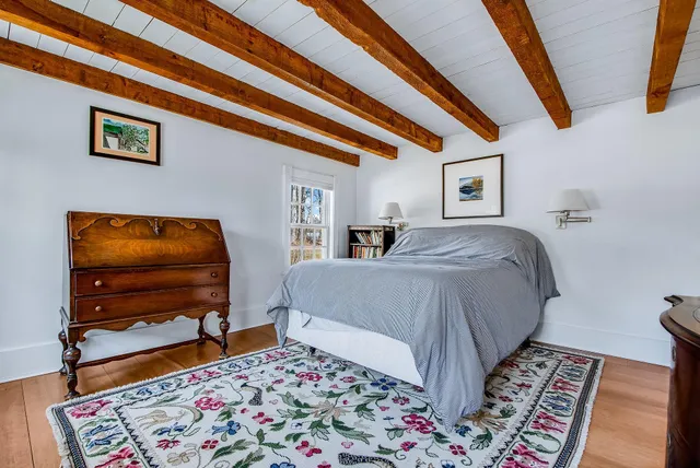 $2,750,000 | 152 Three Mile Harbor Road, East Hampton, NY 11937