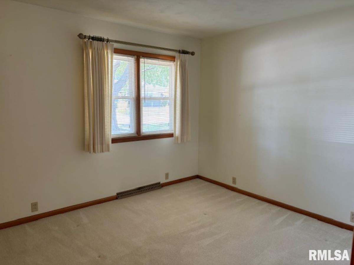 18 Sunny Side Drive Springfield, IL 62702 - Photo 11 of 27
