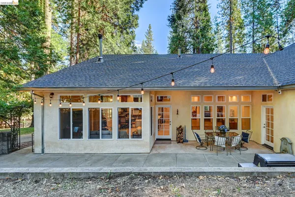 a view of house with a outdoor space