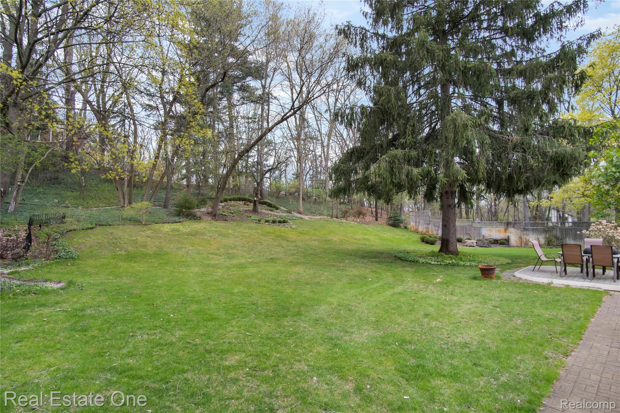 645 Cherry Tree Lane Rochester, MI 48306 - Photo 39 of 43 DSC04238.jpg