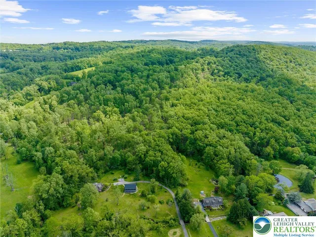 $948,999 | 2244 Williams Church Road, Hellertown, PA 18055