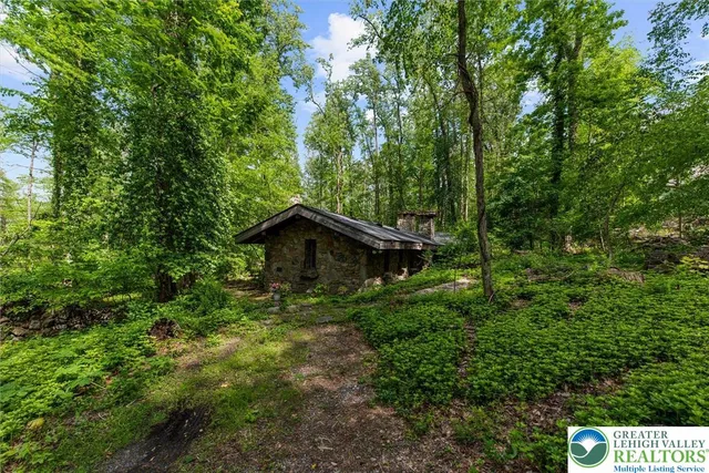 $948,999 | 2244 Williams Church Road, Hellertown, PA 18055