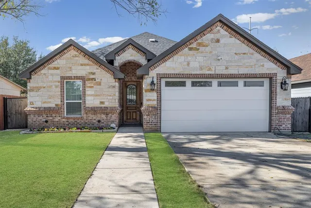 $315,000 | 1004 South Sargent Street, Fort Worth, TX 76105