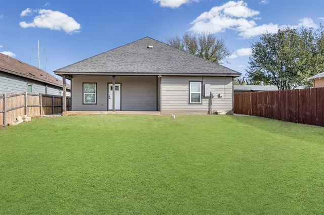 $315,000 | 1004 South Sargent Street, Fort Worth, TX 76105