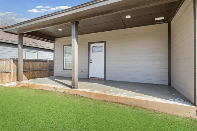 $315,000 | 1004 South Sargent Street, Fort Worth, TX 76105