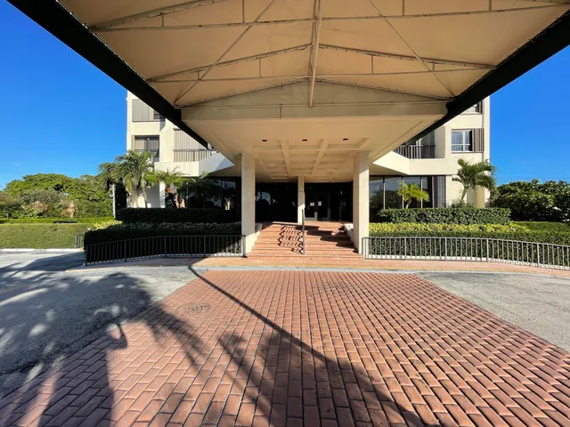 $2,975 | 5600 North Flagler Drive, Unit 2209, West Palm Beach, FL 33407