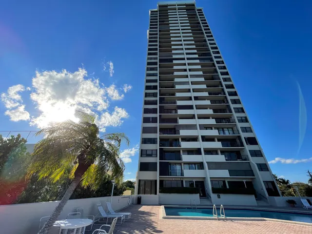 $2,975 | 5600 North Flagler Drive, Unit 2209, West Palm Beach, FL 33407