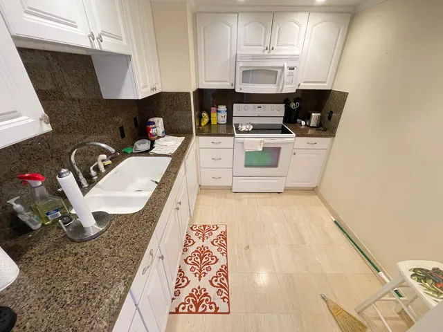 $2,975 | 5600 North Flagler Drive, Unit 2209, West Palm Beach, FL 33407