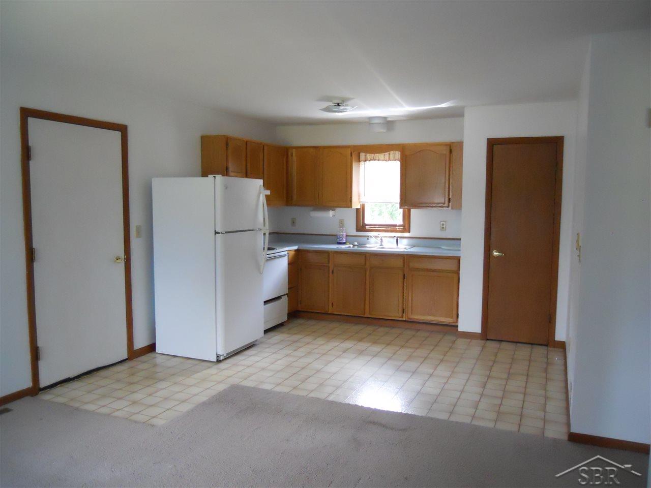 1814 Rhodes Street Reese, MI 48757 - Photo 4 of 28 31296646-3.JPG