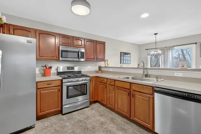 $285,000 | 11010 Cape Cod Lane, Unit 3, Huntley, IL 60142