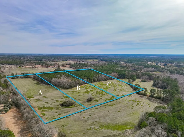 a view of a tennis court