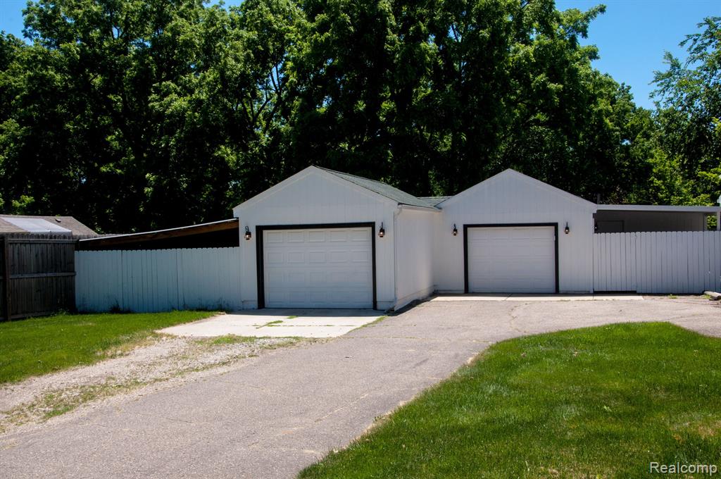 1235 Harding Avenue Rochester Hills, MI 48307 - Photo 47 of 81
