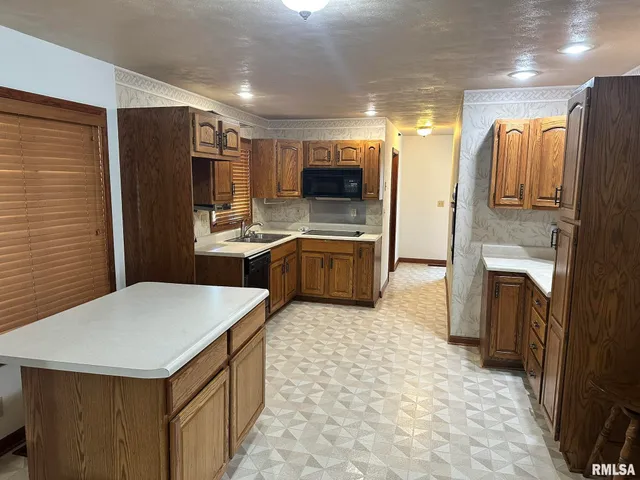 $175,000 | 1415 East Ash Street, Canton, IL 61520