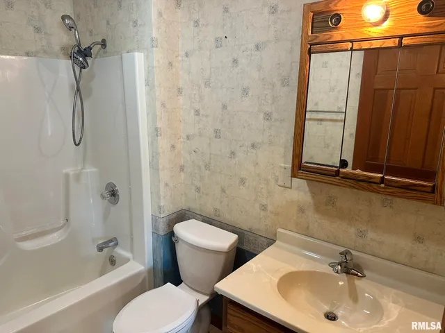 $175,000 | 1415 East Ash Street, Canton, IL 61520