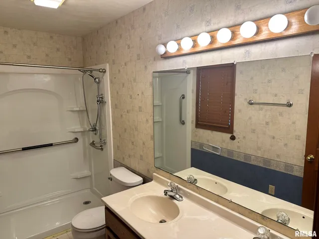 $175,000 | 1415 East Ash Street, Canton, IL 61520