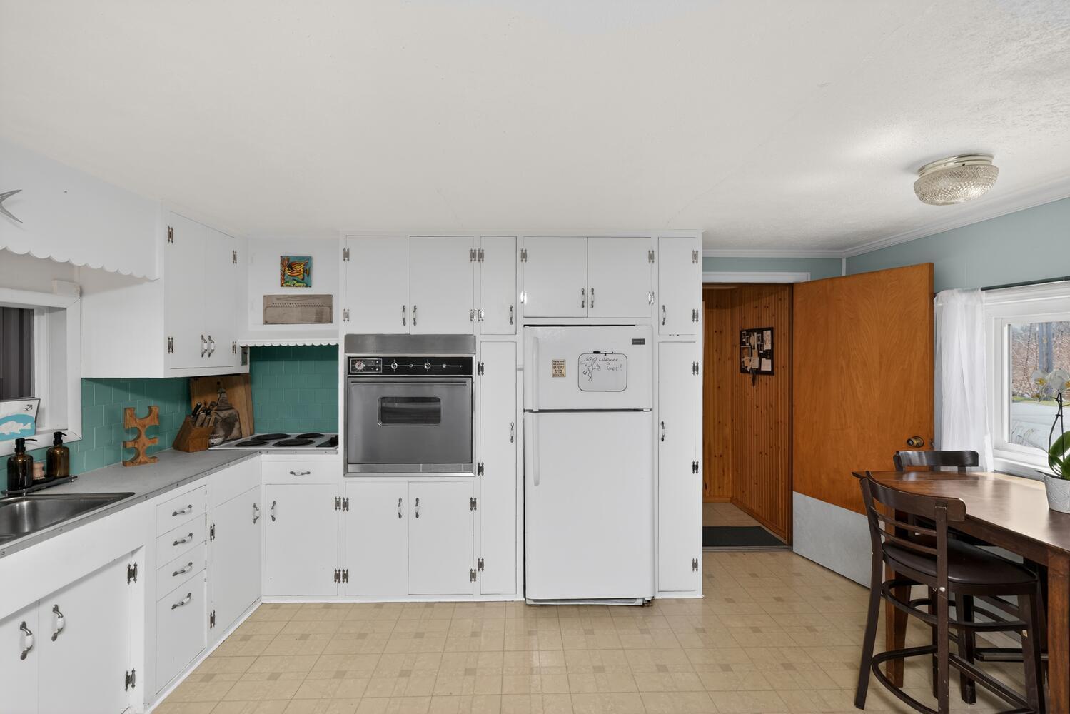 68258 Cassopolis Road Edwardsburg, MI 49112 - Photo 13 of 36 68258 Cassopolis Rd-large-013-014-Kitche