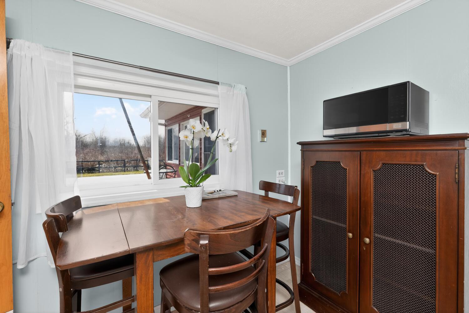 68258 Cassopolis Road Edwardsburg, MI 49112 - Photo 14 of 36 68258 Cassopolis Rd-large-014-015-Dining