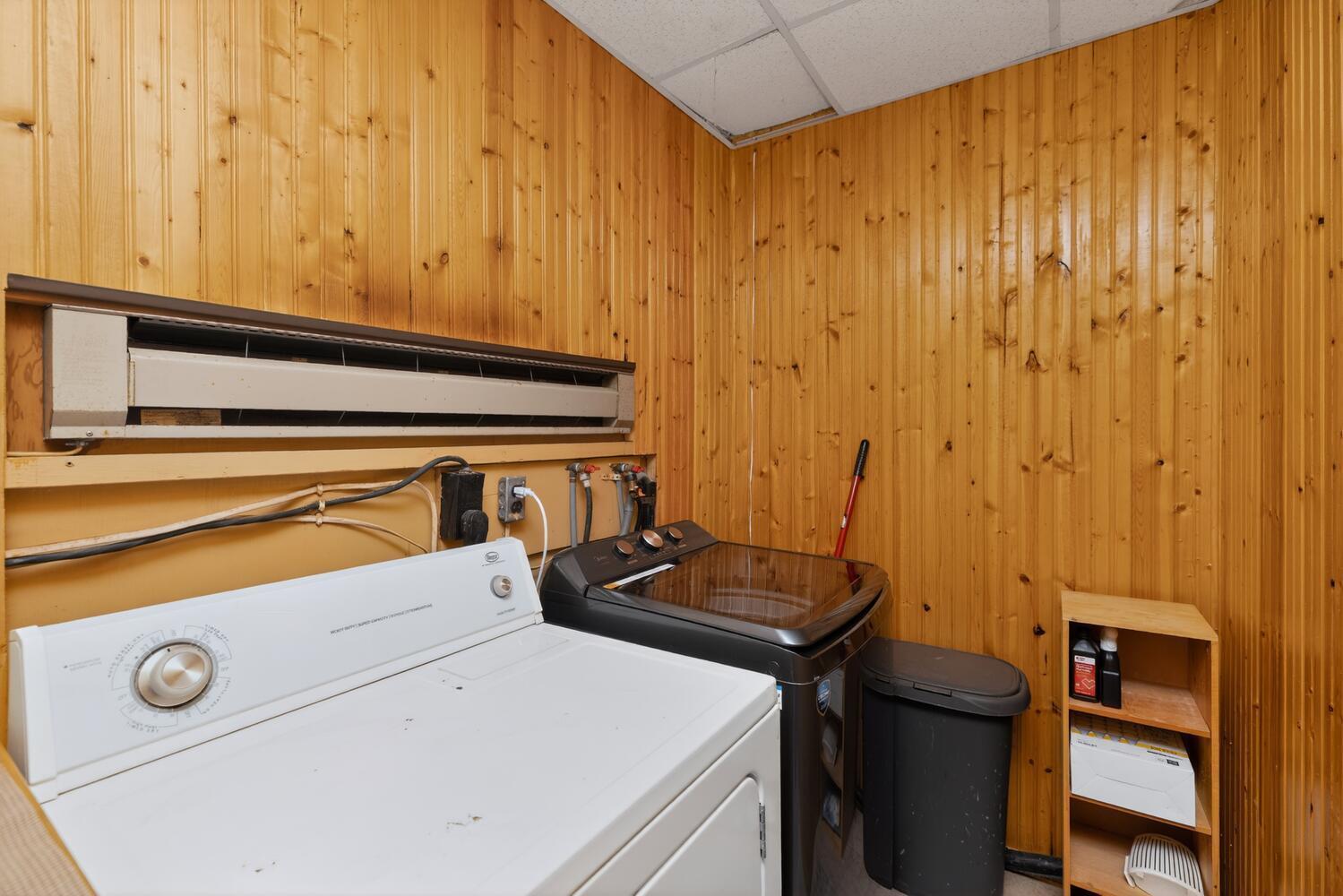 68258 Cassopolis Road Edwardsburg, MI 49112 - Photo 21 of 36 68258 Cassopolis Rd-large-021-016-Laundr