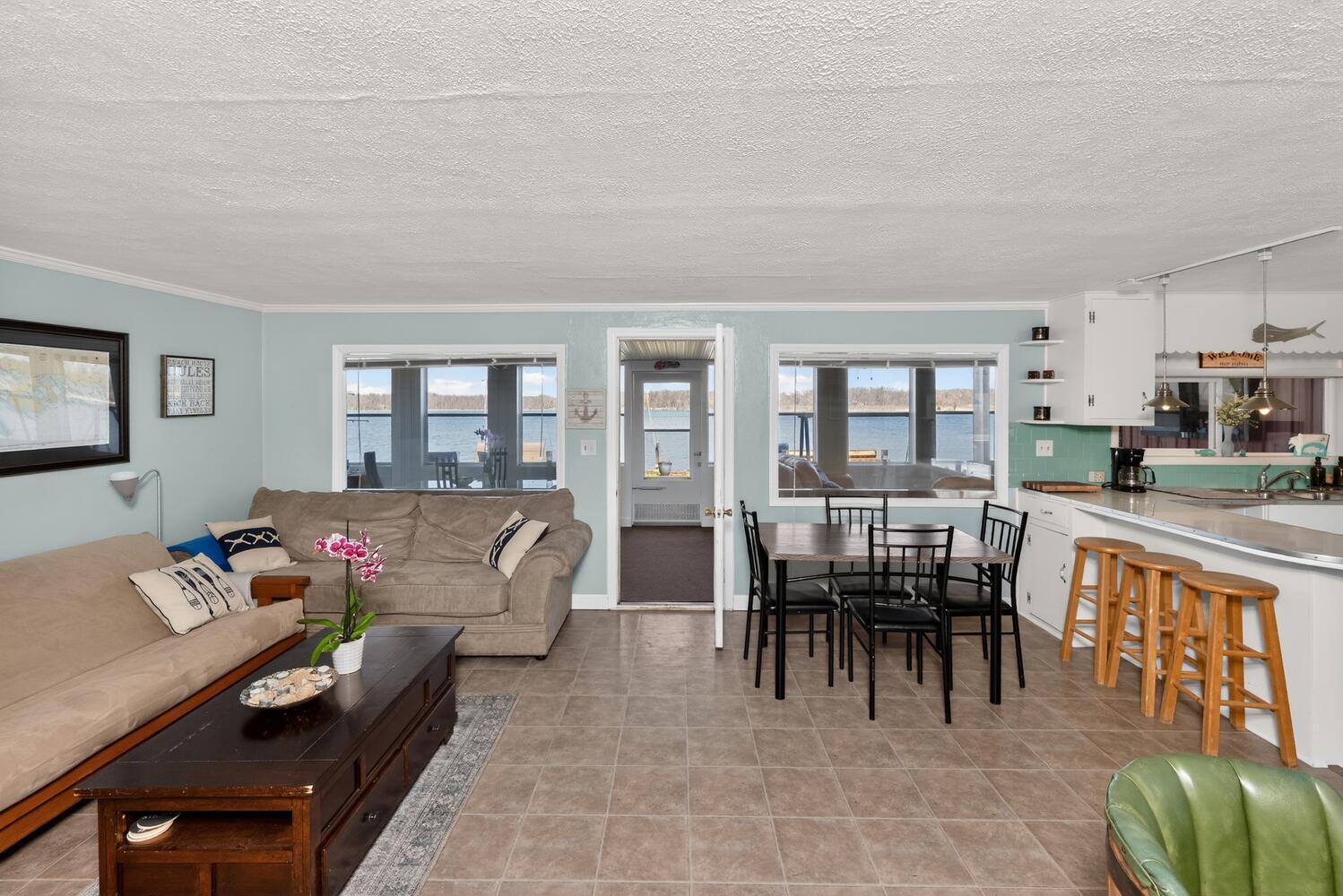 68258 Cassopolis Road Edwardsburg, MI 49112 - Photo 6 of 36 68258 Cassopolis Rd-large-006-025-Living