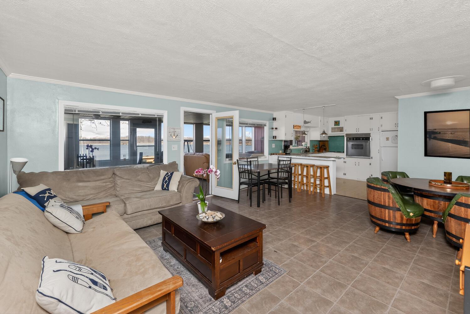 68258 Cassopolis Road Edwardsburg, MI 49112 - Photo 7 of 36 68258 Cassopolis Rd-large-007-027-Living