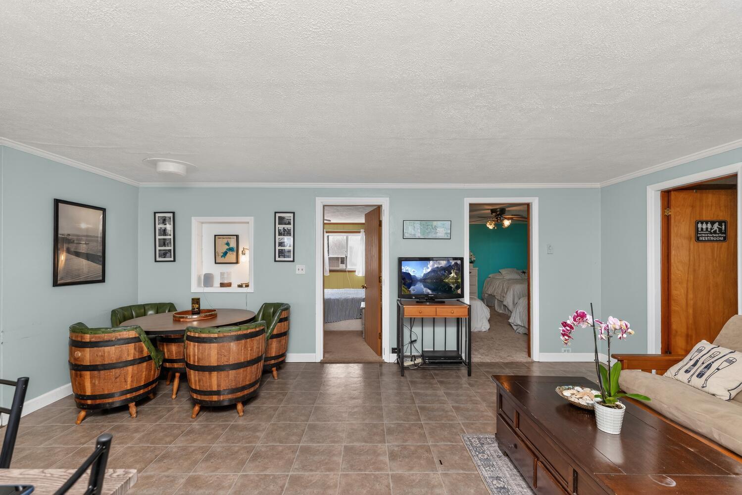 68258 Cassopolis Road Edwardsburg, MI 49112 - Photo 9 of 36 68258 Cassopolis Rd-large-009-035-Living