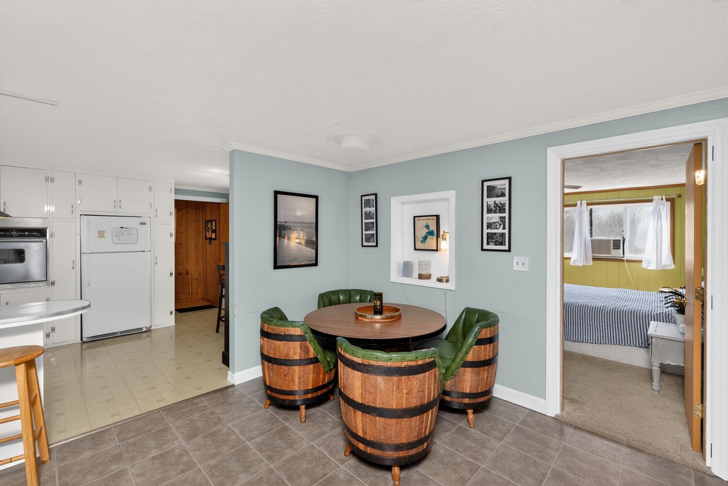 68258 Cassopolis Road Edwardsburg, MI 49112 - Photo 10 of 36 68258 Cassopolis Rd-large-010-026-Living