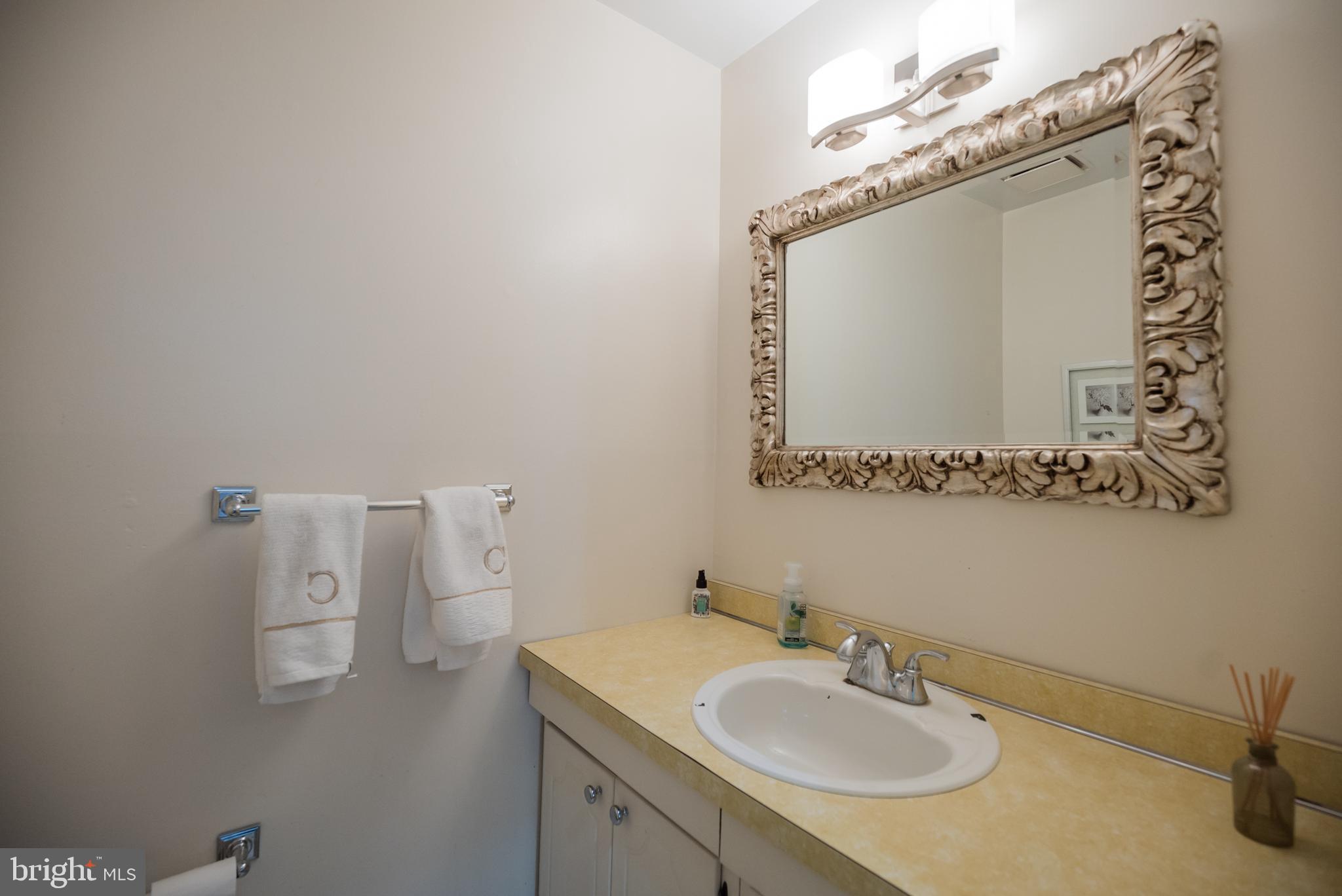 702 Decatur Drive Mount Laurel, NJ 08054 - Photo 3 of 35