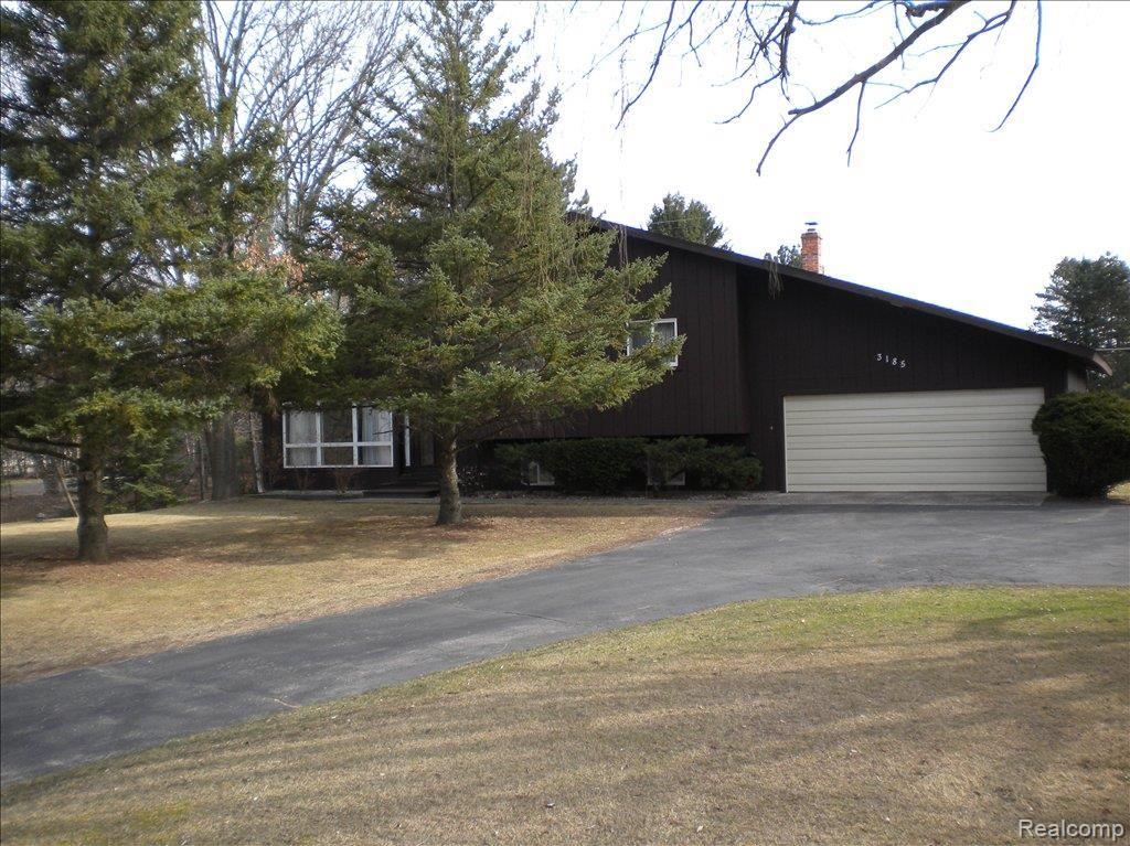 3185 Middle Road Highland, MI 48357 - Photo 1 of 10 DSCN0089