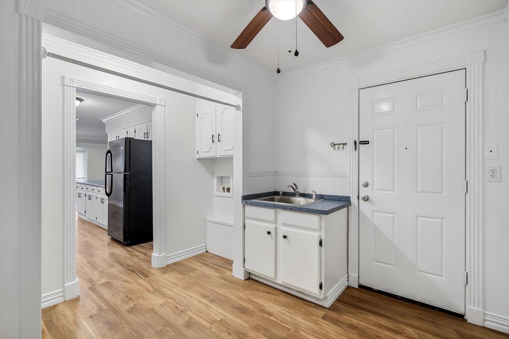 913 Pinson Road Forney, TX 75126 - Photo 15 of 19 Large utility room.