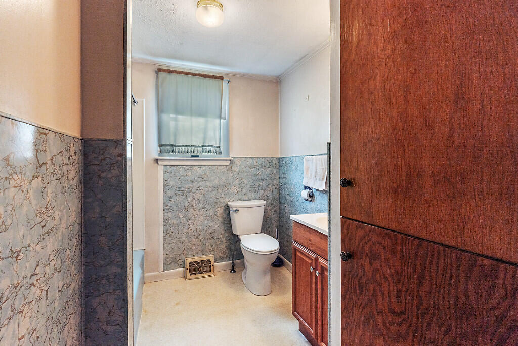 579 Wiscasset Road Pittston, ME 04345 - Photo 18 of 55 18