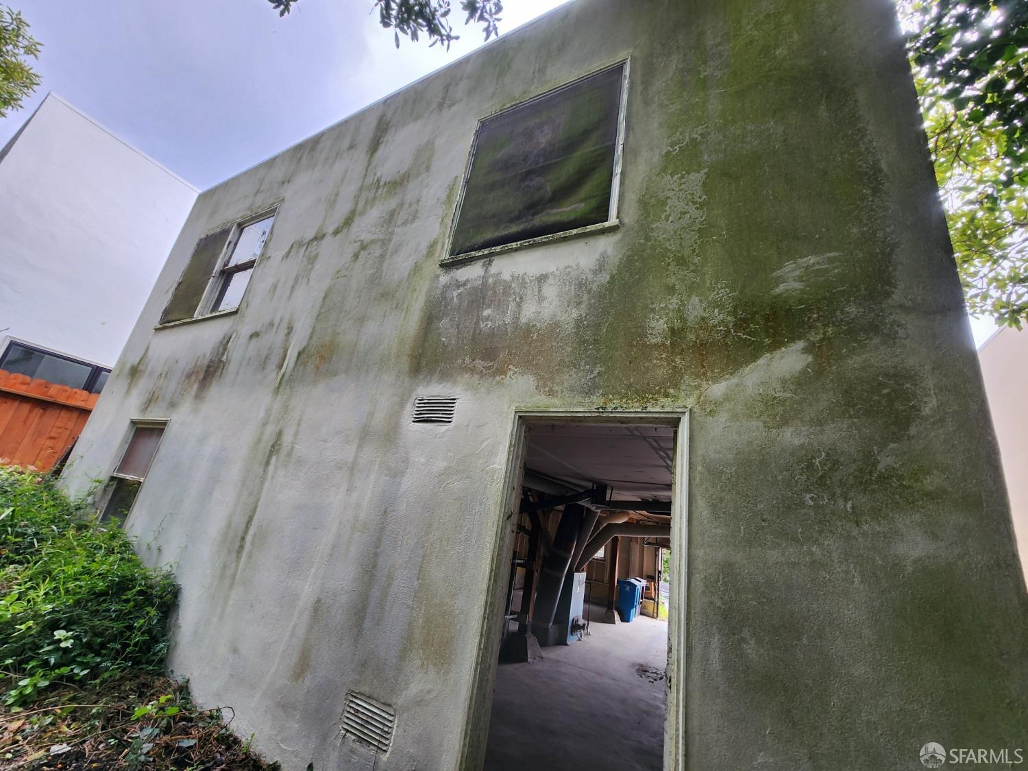 9 Clairview Court San Francisco, CA 94131 - Photo 16 of 16 a view of a entryway