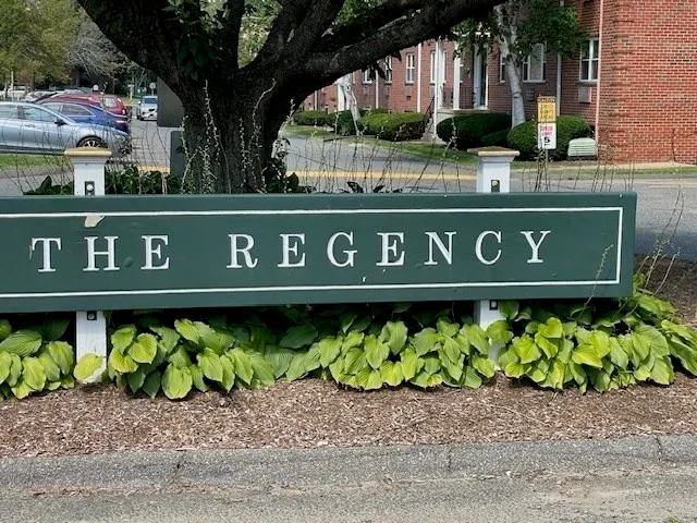 $173,000 | 270 Regency Park Drive, Unit 270, Agawam, MA 01001