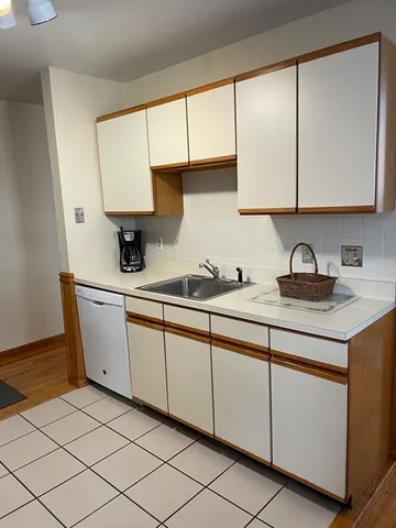 $173,000 | 270 Regency Park Drive, Unit 270, Agawam, MA 01001