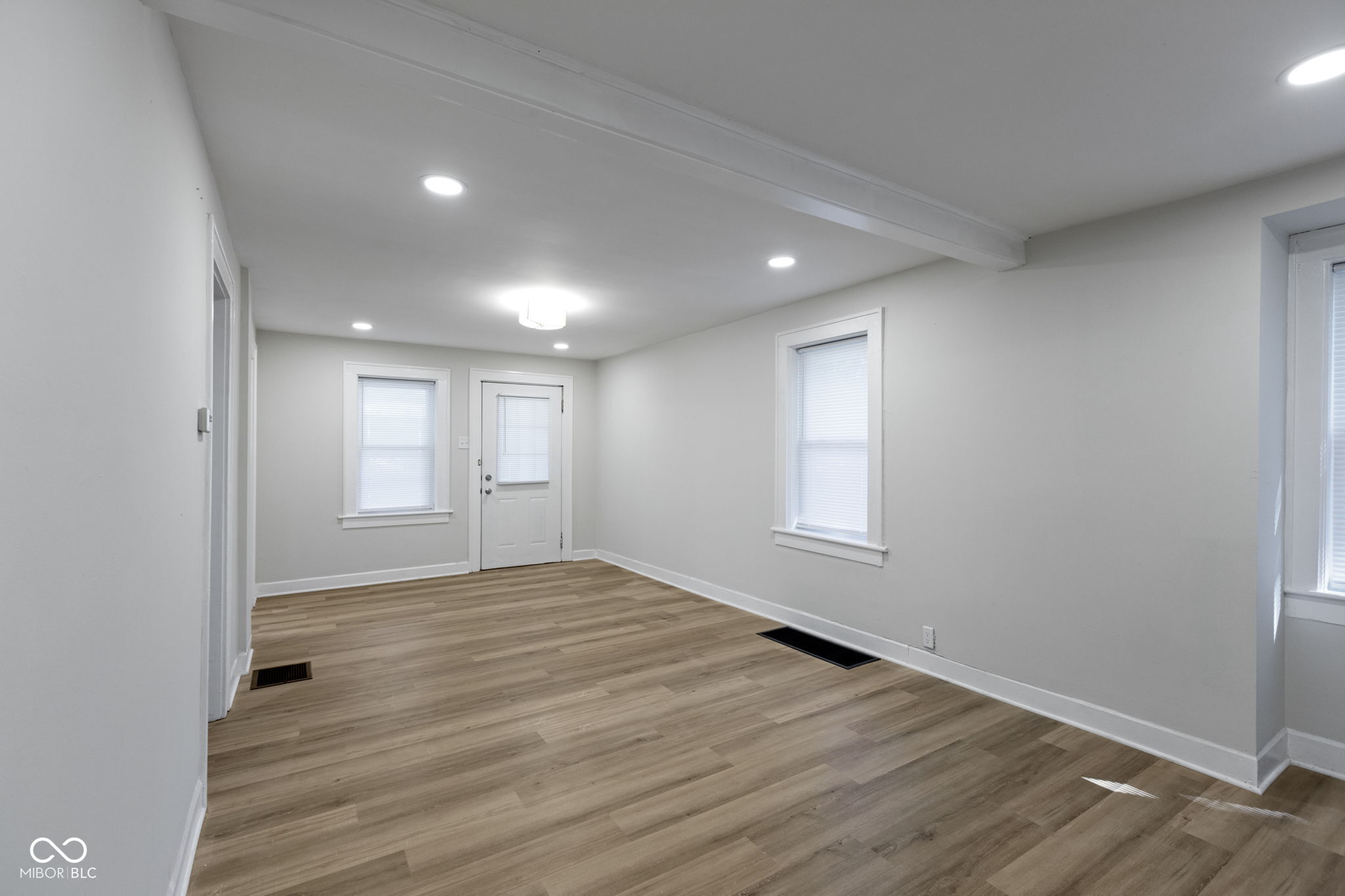 340 North Eaton Avenue Indianapolis, IN 46219 - Photo 3 of 17