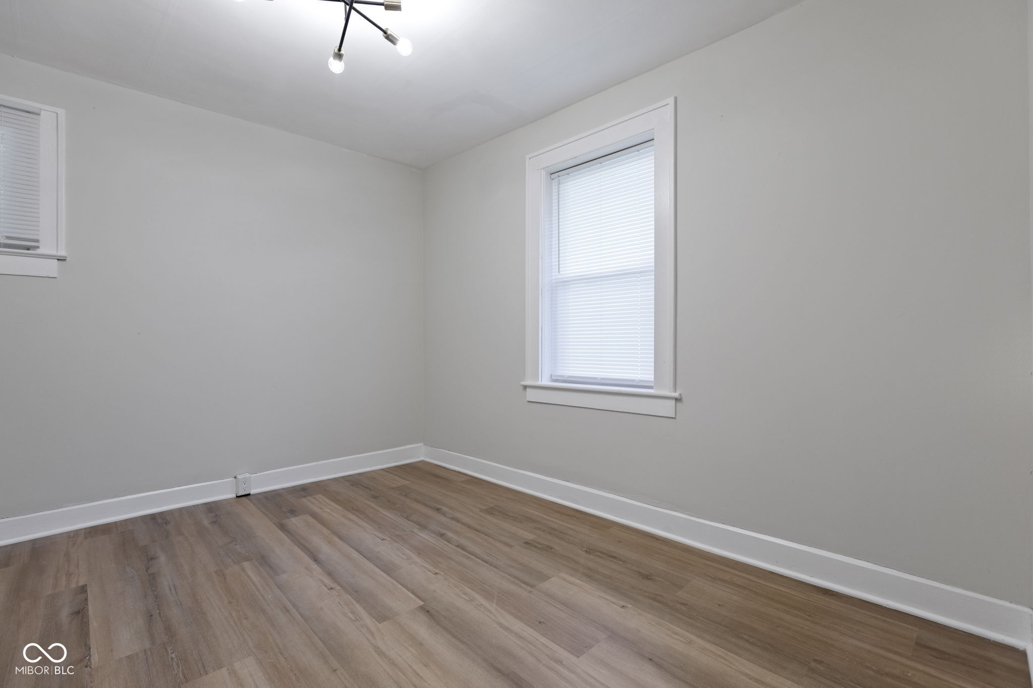 340 North Eaton Avenue Indianapolis, IN 46219 - Photo 4 of 17