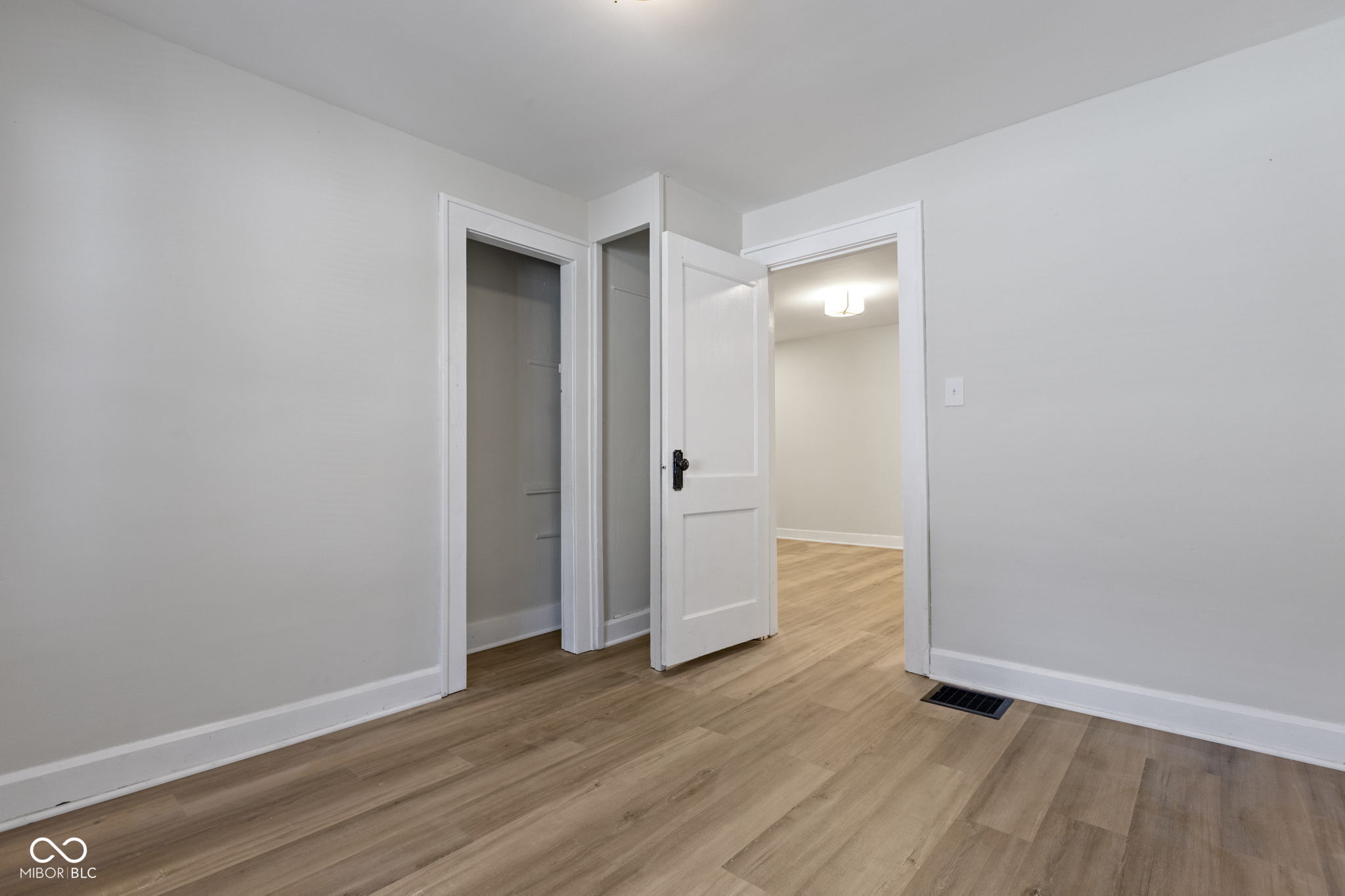 340 North Eaton Avenue Indianapolis, IN 46219 - Photo 8 of 17