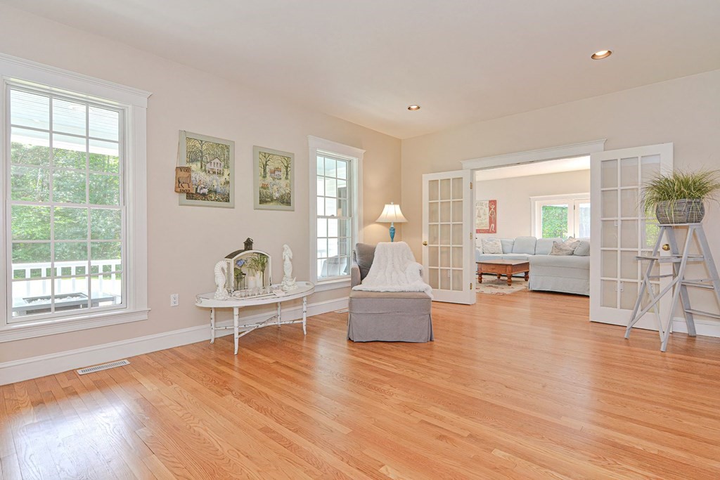 40 Brooks Station Road Princeton, MA 01541 - Photo 5 of 42 a living room with furniture and a table