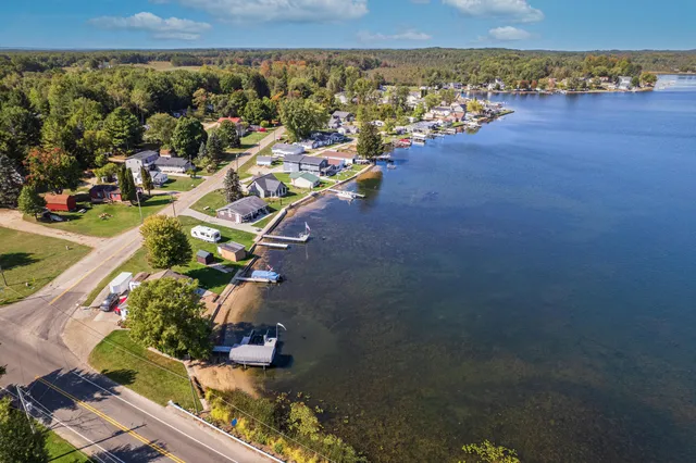 $389,900 | 19419 Bullhead Lake Drive, Rodney, MI 49342