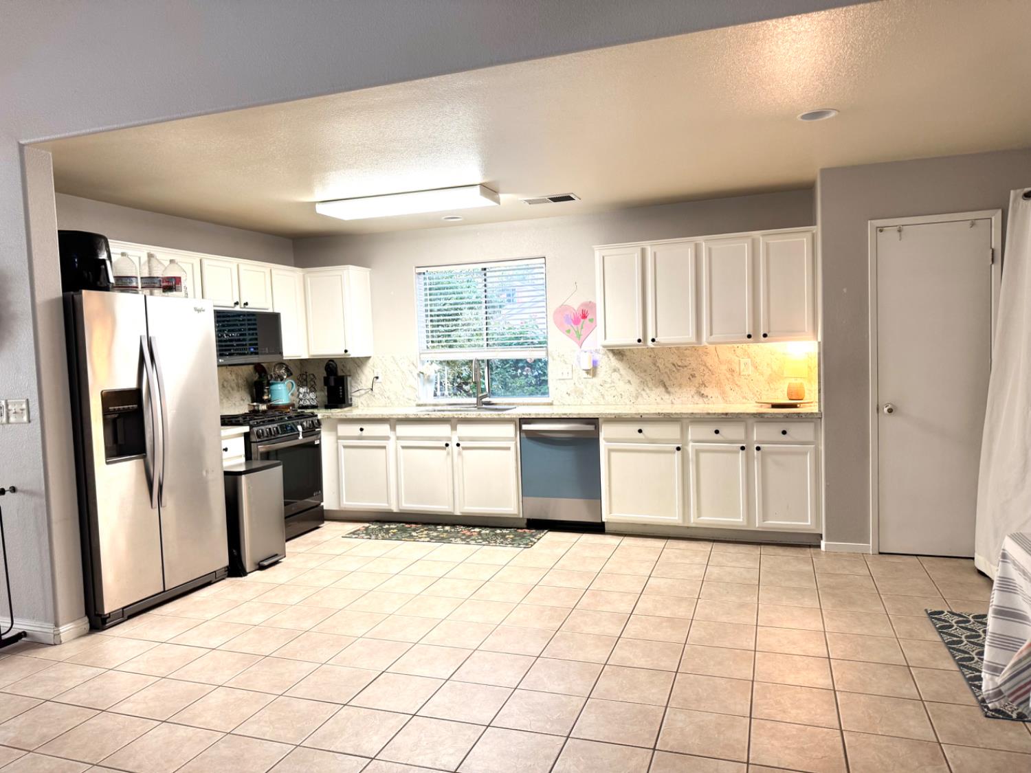 3501 Carson Avenue Clovis, CA 93611 - Photo 5 of 23