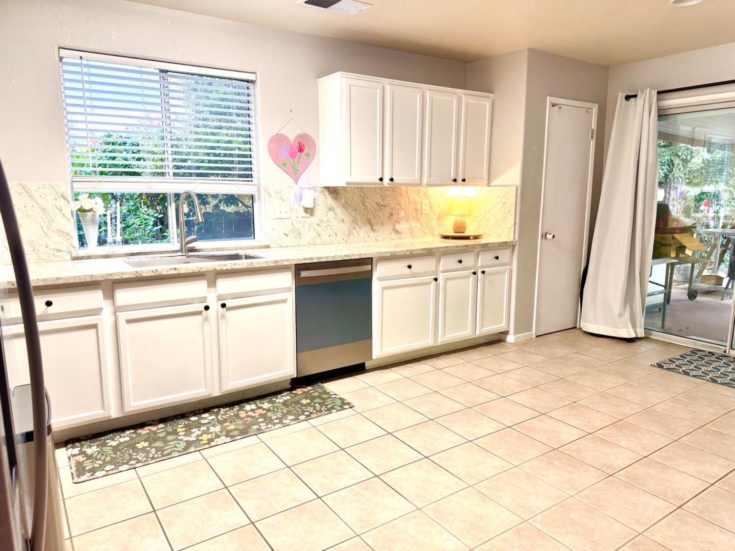 3501 Carson Avenue Clovis, CA 93611 - Photo 6 of 23