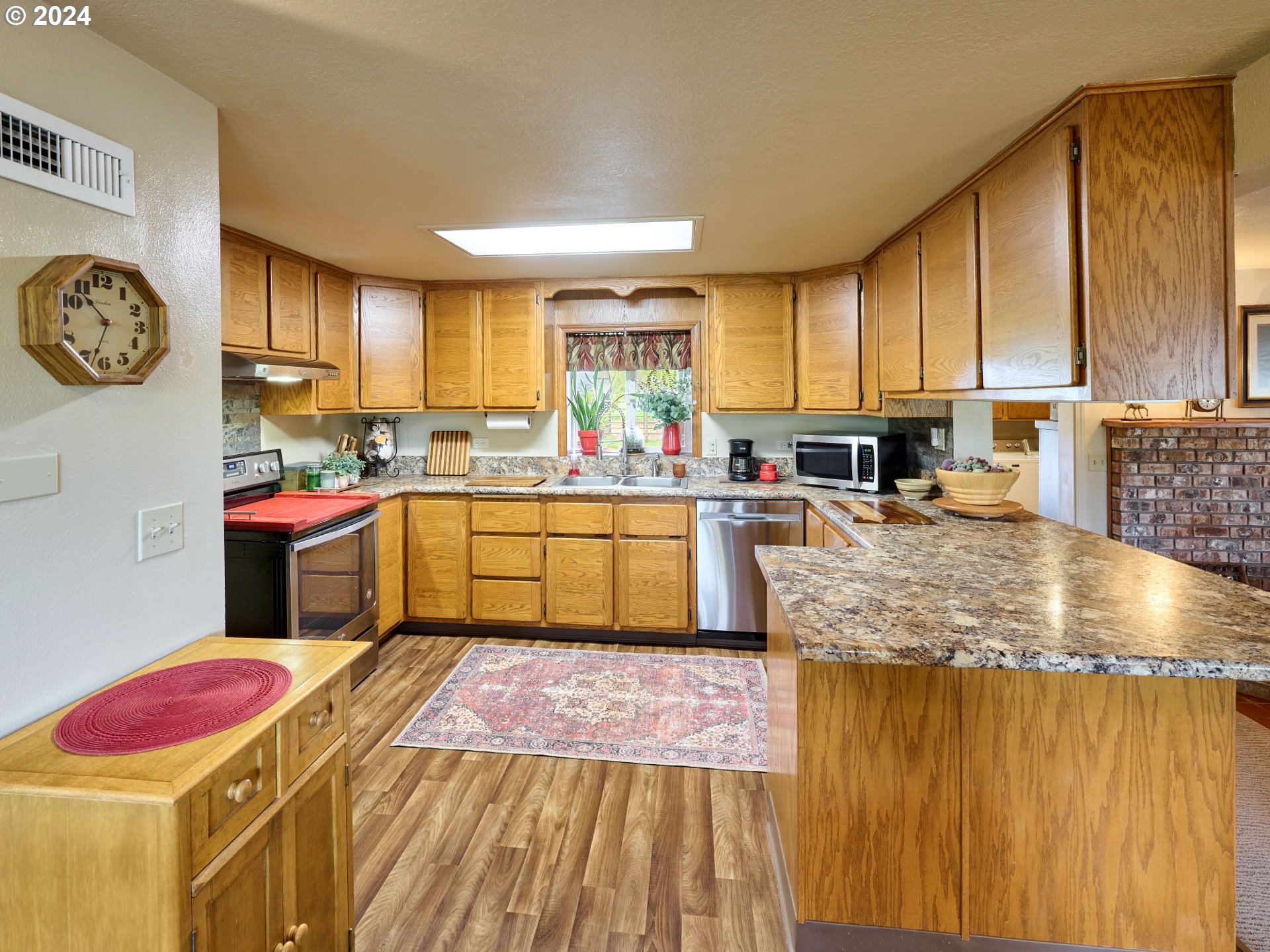 17190 Boones Ferry Road Northeast Woodburn, OR 97071 - Photo 13 of 45 Gallery Image 13