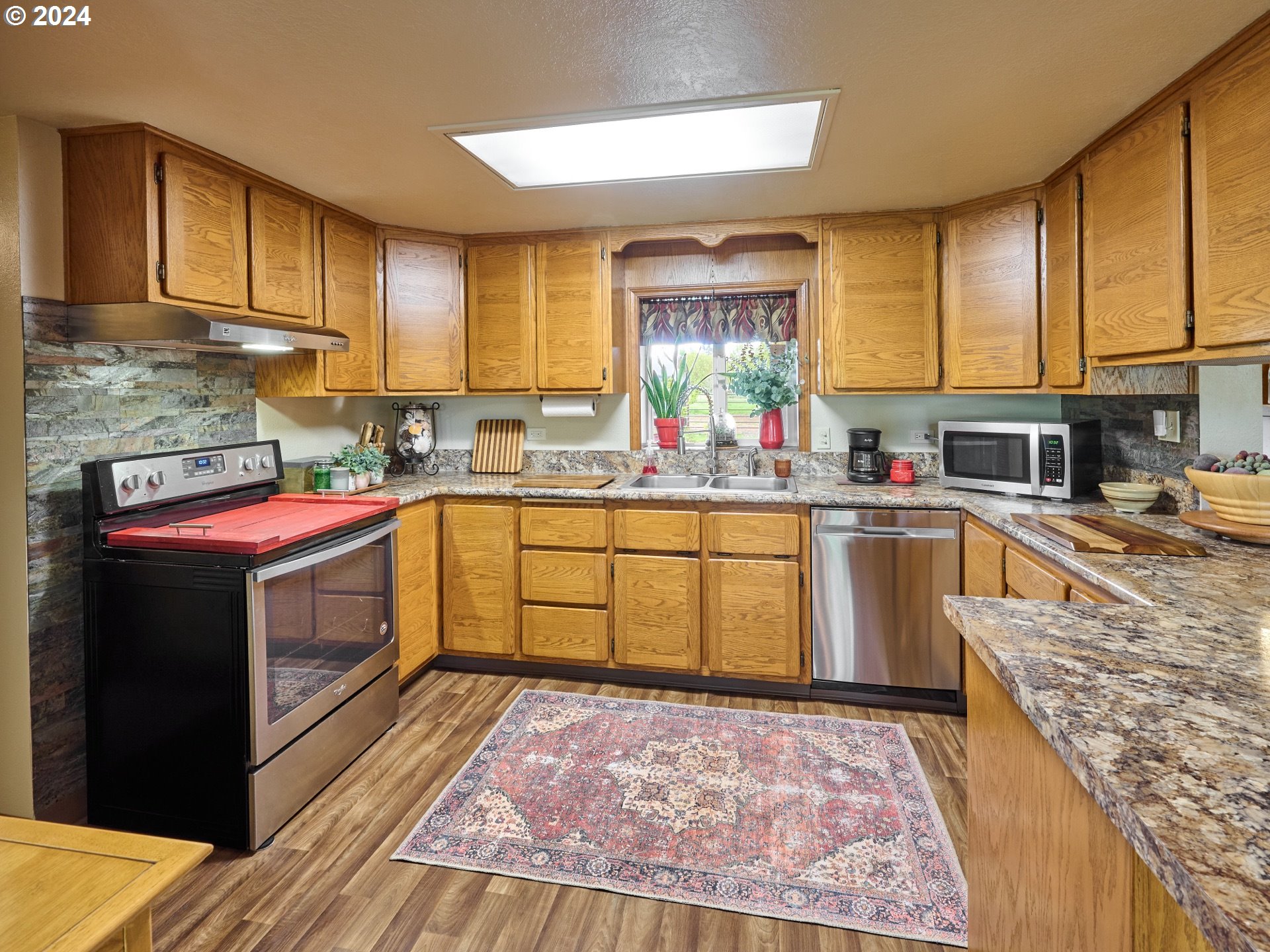 17190 Boones Ferry Road Northeast Woodburn, OR 97071 - Photo 14 of 45 Gallery Image 14