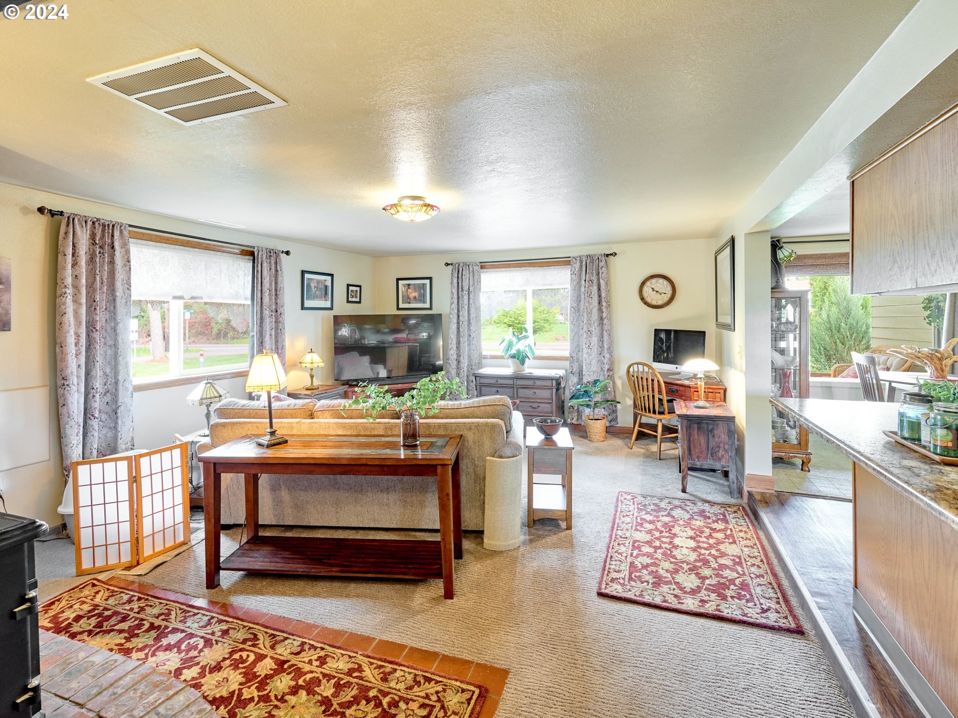17190 Boones Ferry Road Northeast Woodburn, OR 97071 - Photo 6 of 45 Gallery Image 6