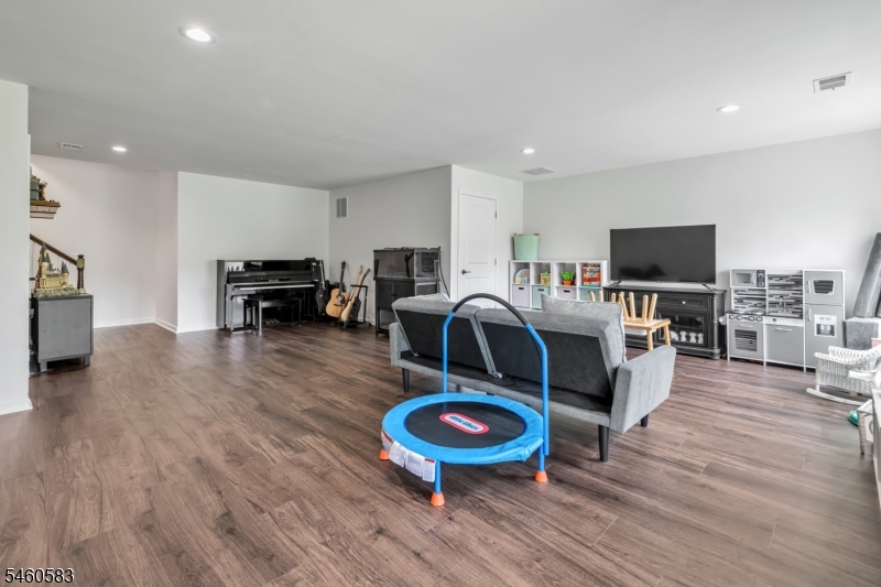 6 Alexanders Road Hackettstown, NJ 07840 - Photo 19 of 33 Gallery Image 19