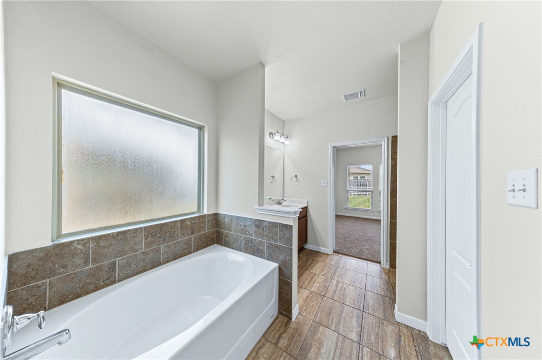 804 Rivington Drive Temple, TX 76502 - Photo 21 of 38 Primary Bathroom