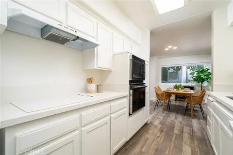 $499,900 | 4915 Tyrone Avenue, Unit 115, Sherman Oaks, CA 91423