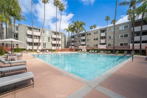 $499,900 | 4915 Tyrone Avenue, Unit 115, Sherman Oaks, CA 91423