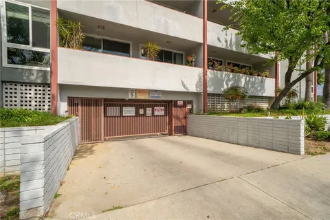 $499,900 | 4915 Tyrone Avenue, Unit 115, Sherman Oaks, CA 91423